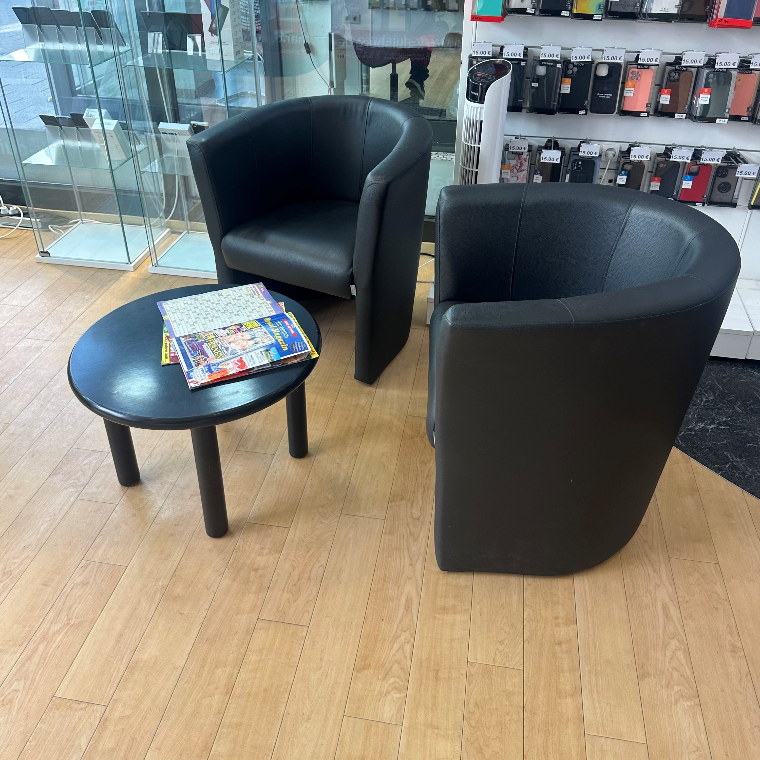 Kund:innen-Lounge im Handywerk Duisburg